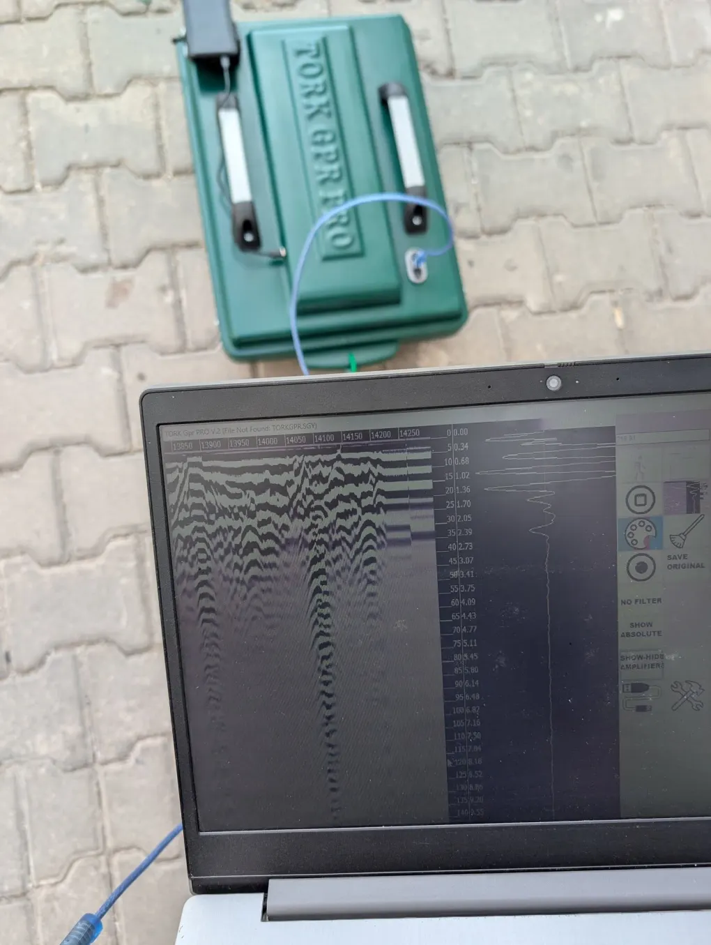 Farmet Dedektör TORK Pro 300 MHz Yer Radarı Sistemi (GPR, Radargram, Seçilebilir Zaman Penceresi, 3D/2D Analiz)
